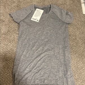 lululemon athletica Gray Short Sleeve Tee